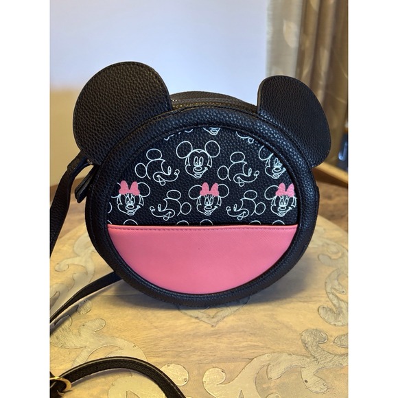 Minnie Mouse Cupcake Round Crossbody Bag Black With Pink - Picture 3 of 5
